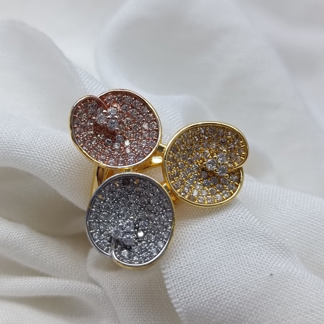 Luxury ring
