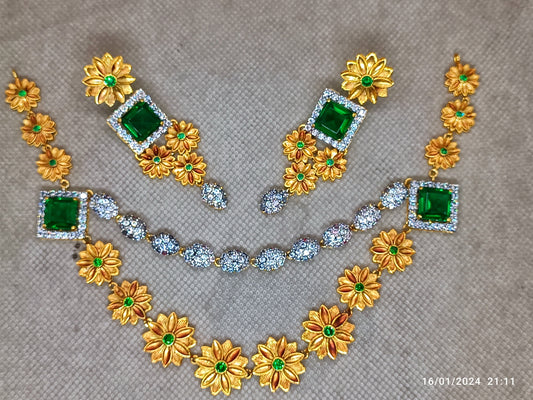 Beautiful amrold necklace set