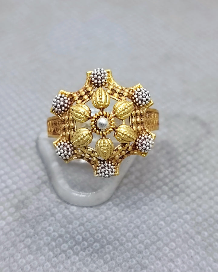 Beautiful ring1185