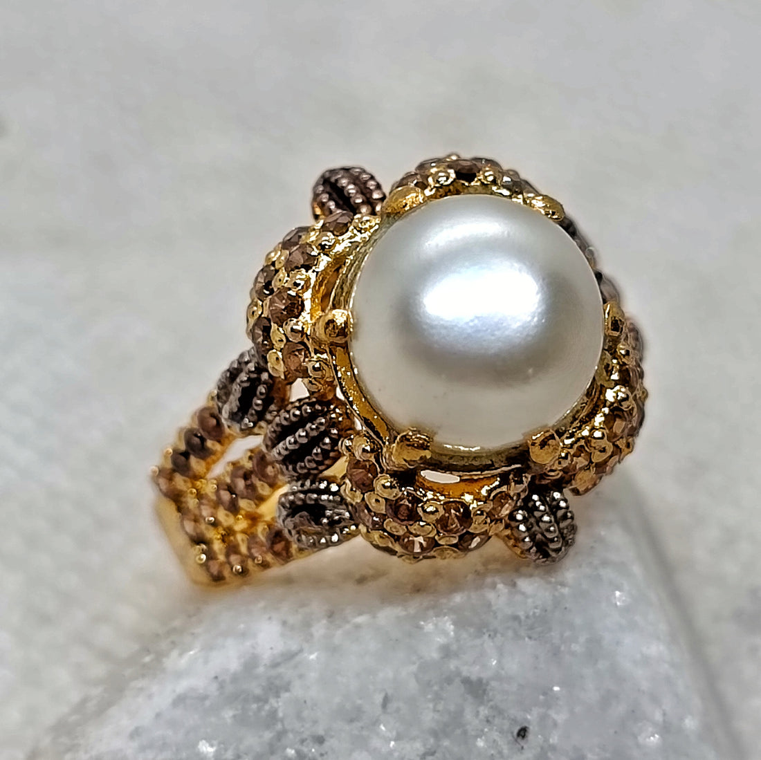 Beautiful pearl ring095