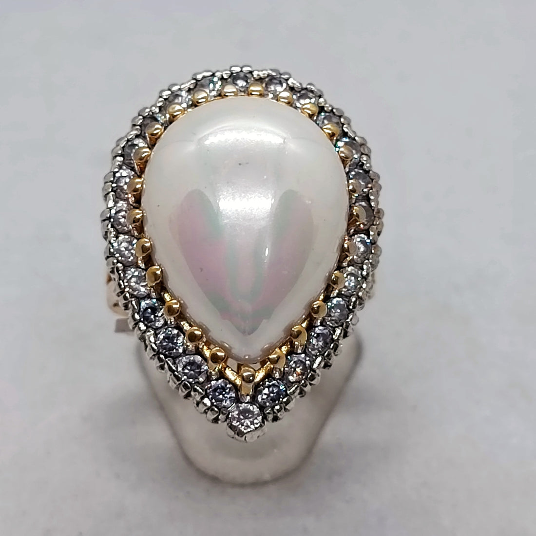 Beautiful sultan pearl ring