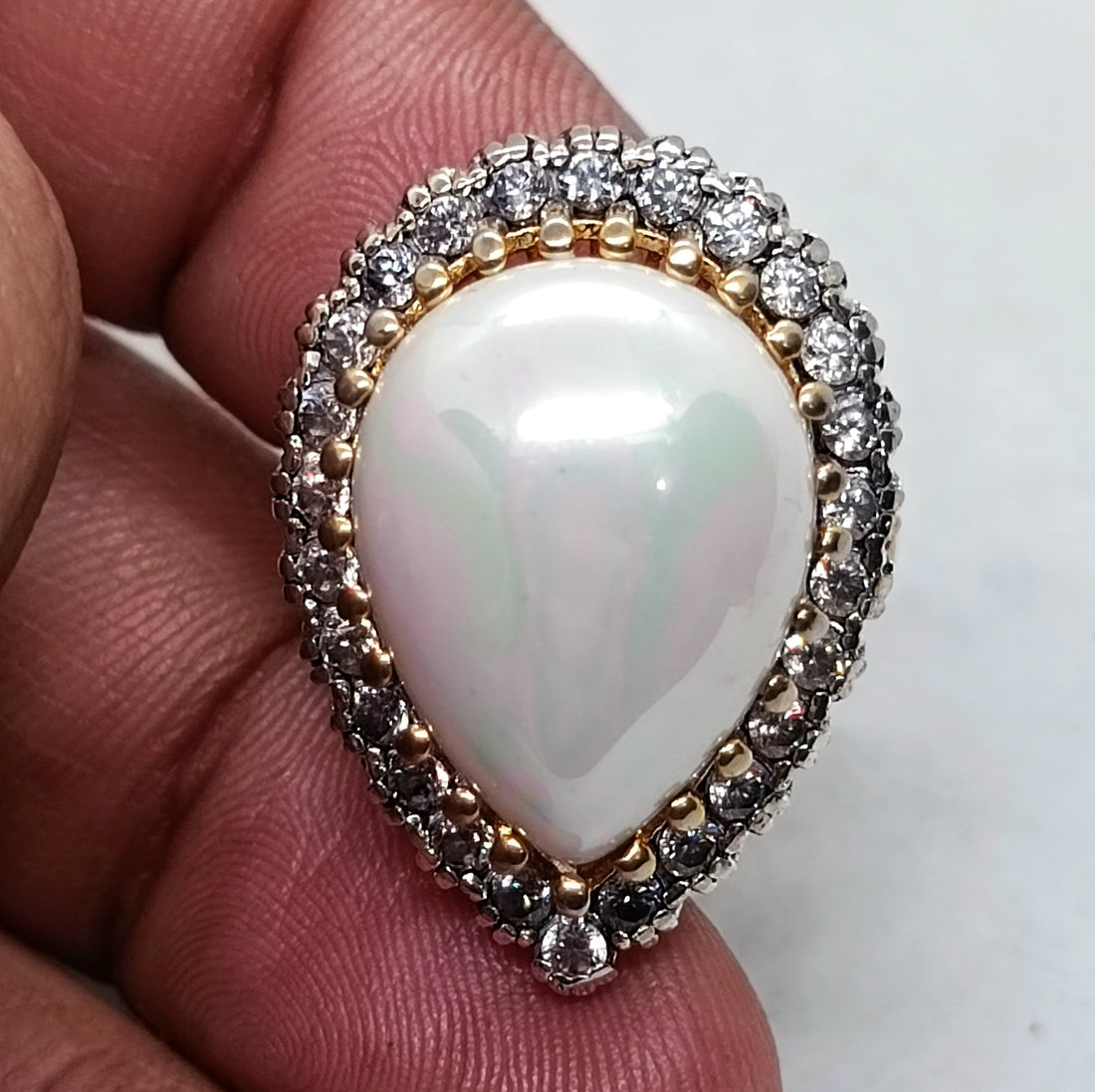 Beautiful sultan pearl ring