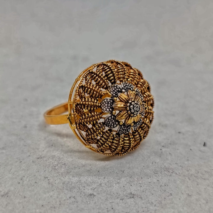 Gold ring traditional