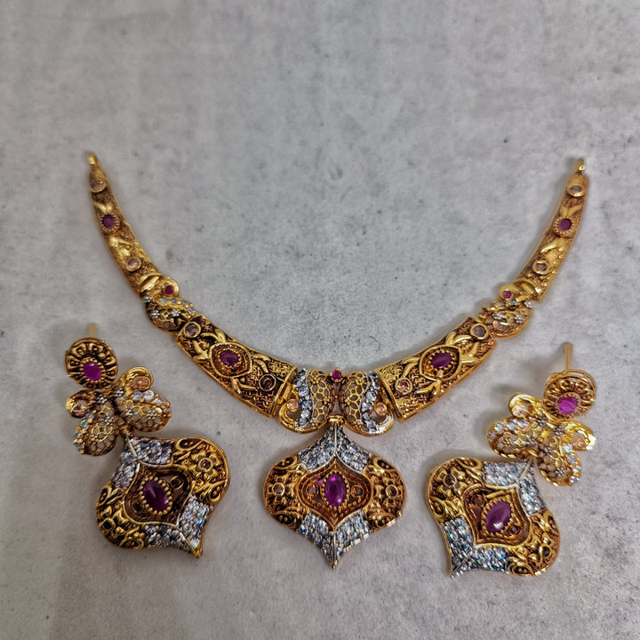 Beautiful necklace set