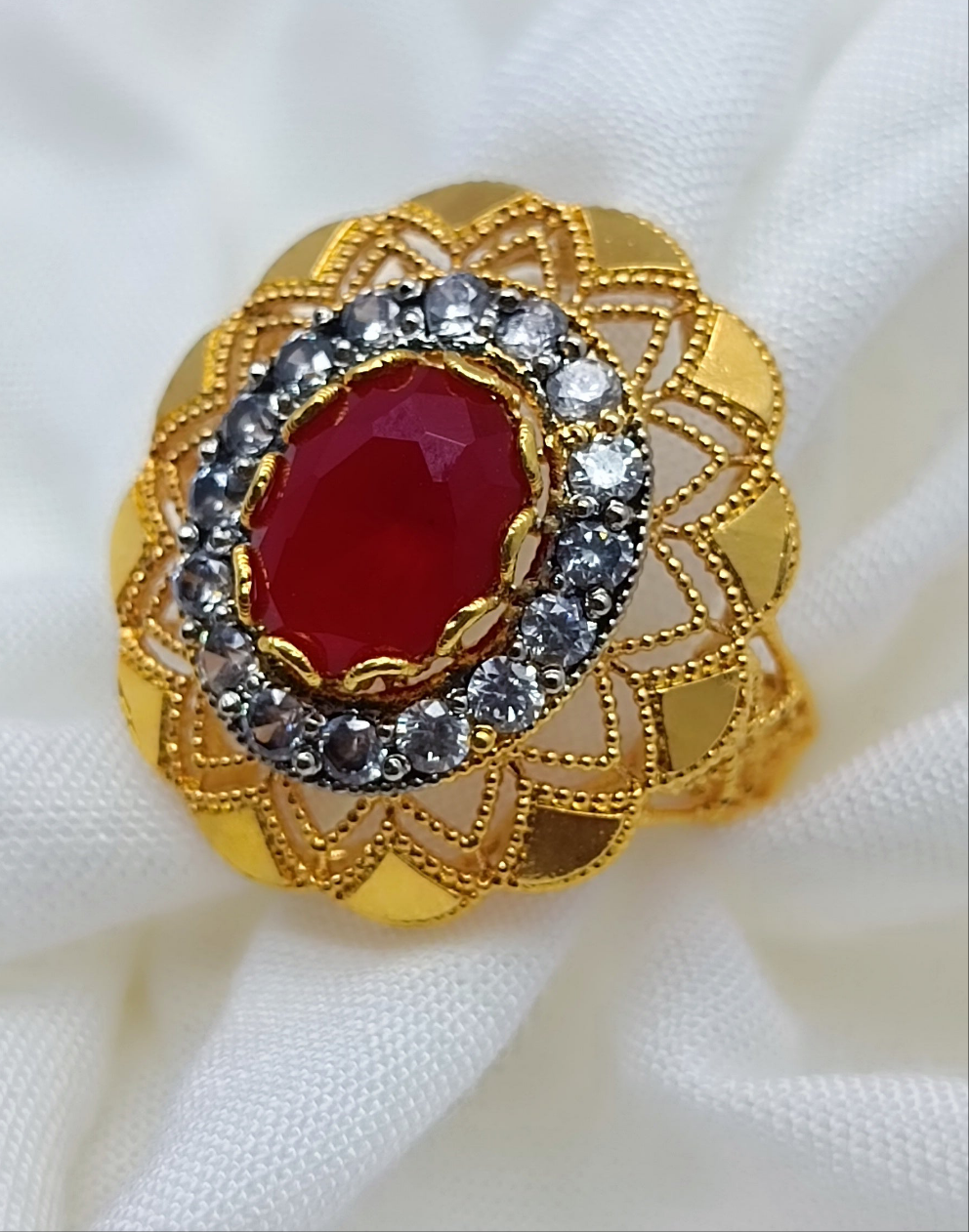 Classic Heritage Ring – Traditional Jewelry for Special Occasions