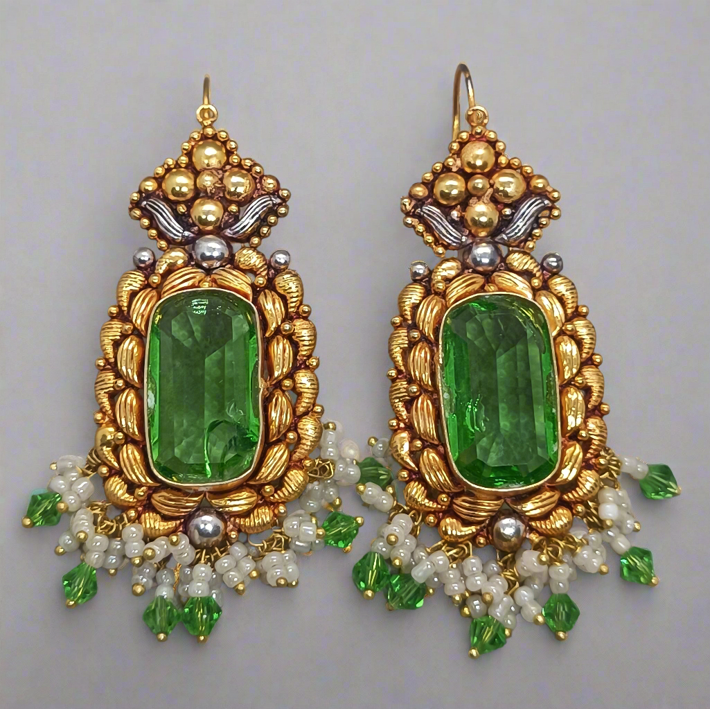 Beautiful amrold earrings