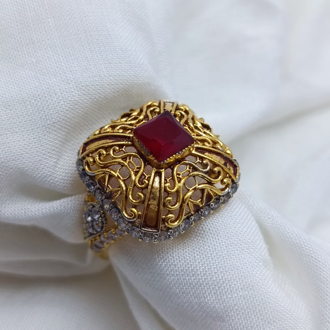 Beautiful  ring 053