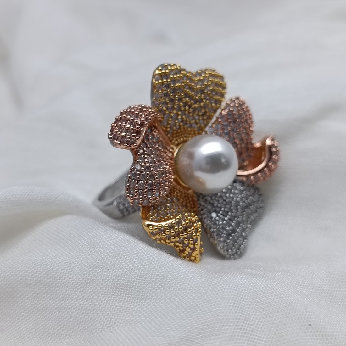 Luxury pearl ring