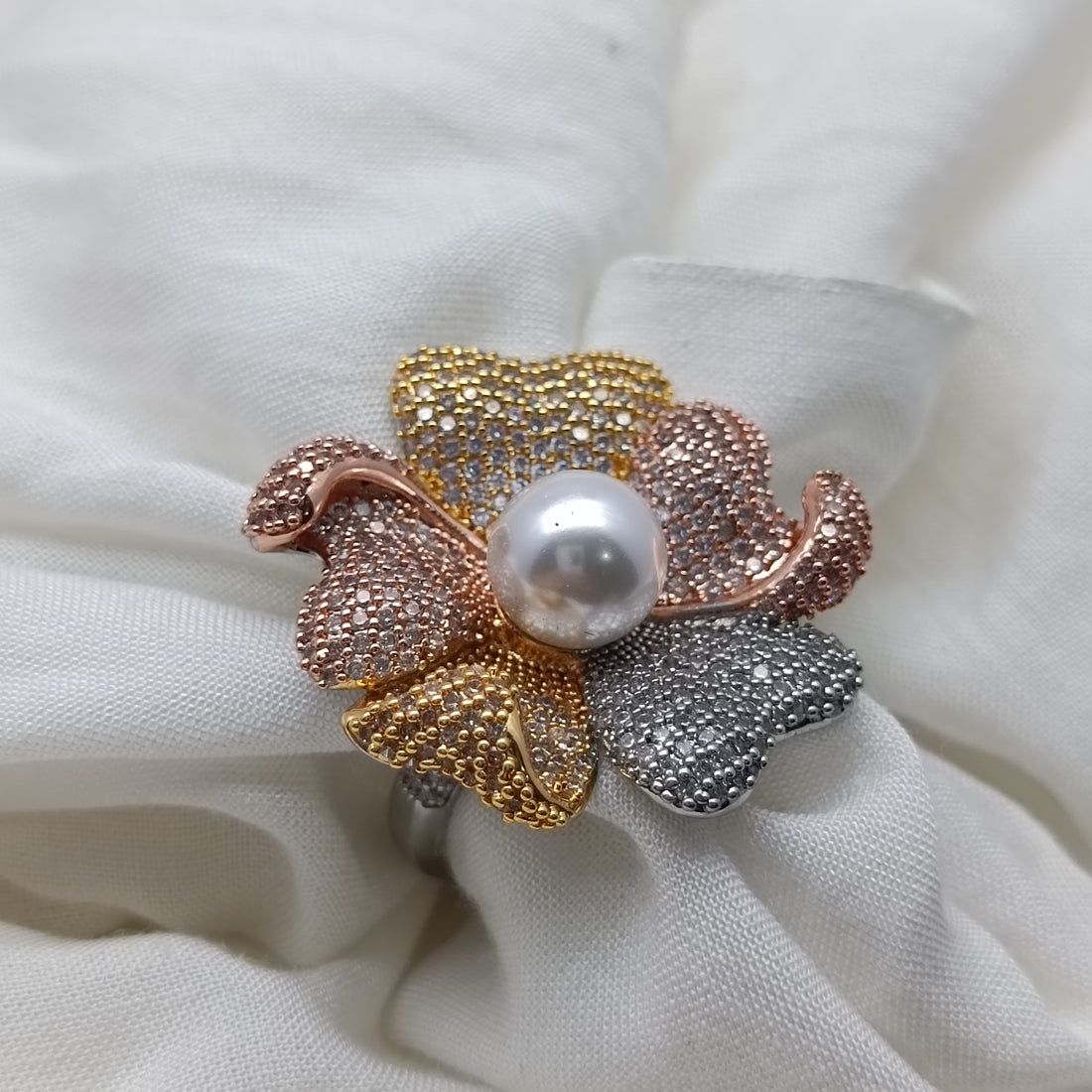 Luxury pearl ring