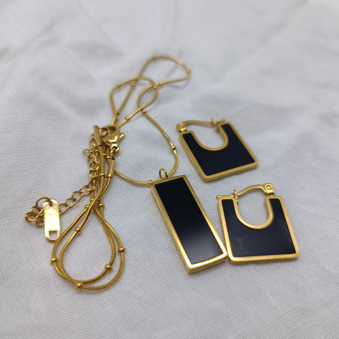 Beautiful daily wear locket set