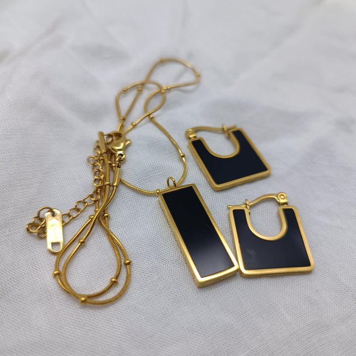 Beautiful daily wear locket set