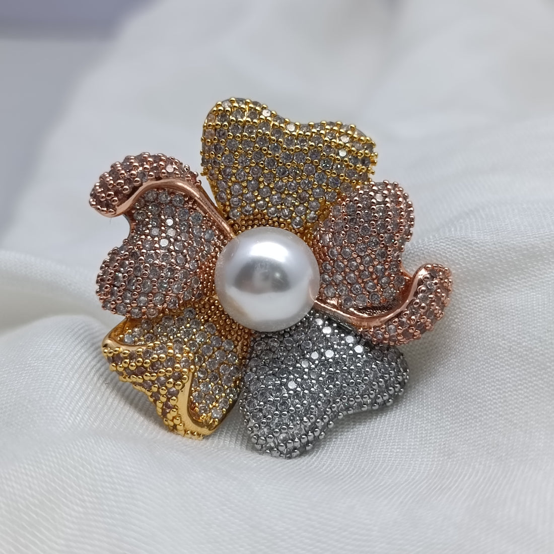 Luxury pearl ring